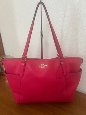 Coach pink large shoulder bag leather GUC w/ free scarf Ava tote